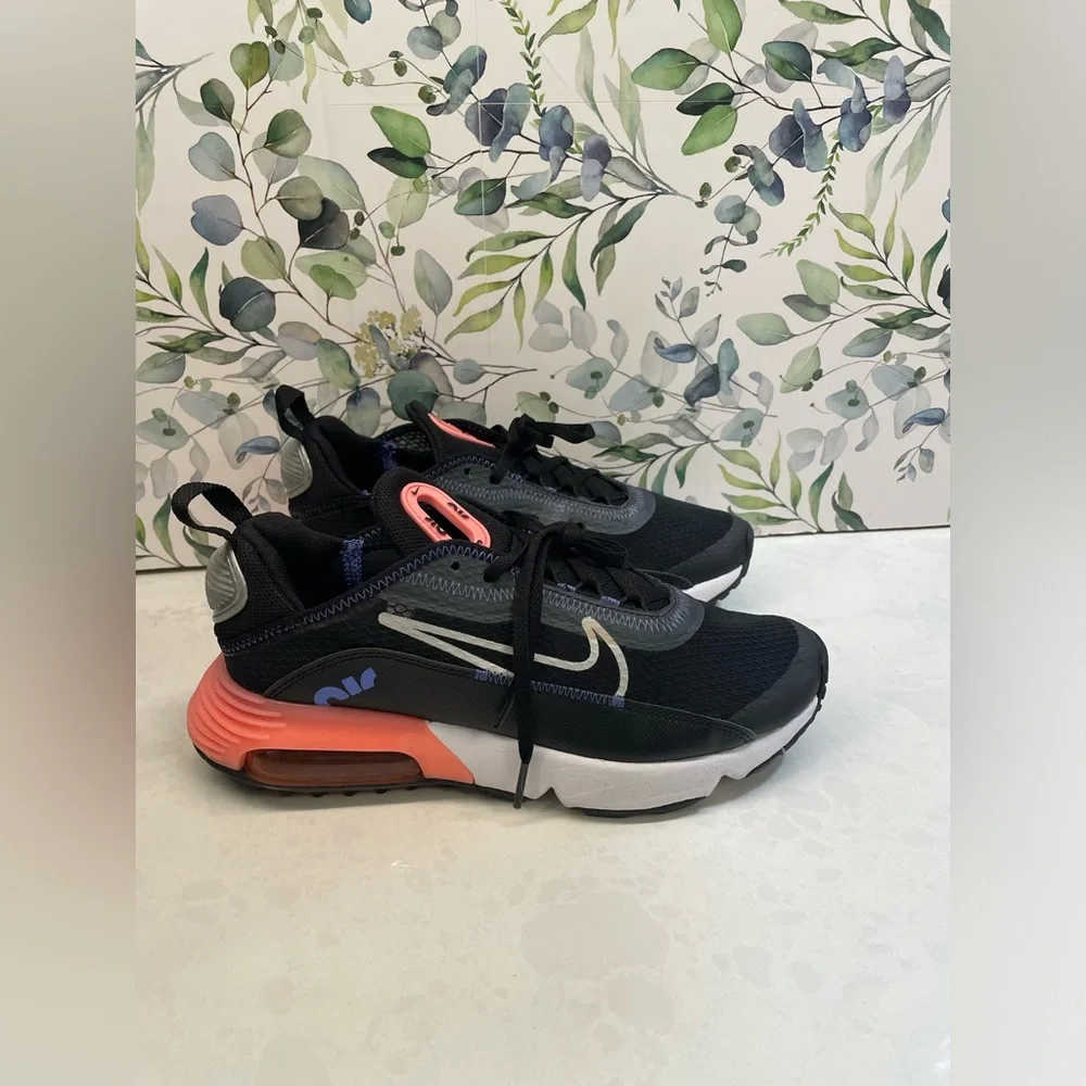 Nike AirMax 2090 Black‎ and Pink Kids Size 5/Women Size 7